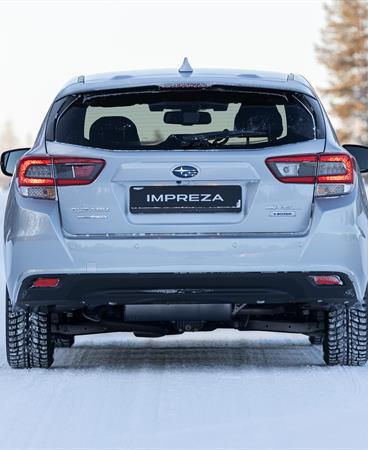 SUBARU-IMPREZA-60